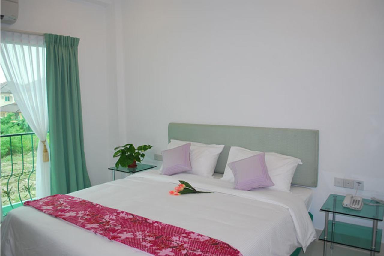 Mciti Suites Miri Room photo